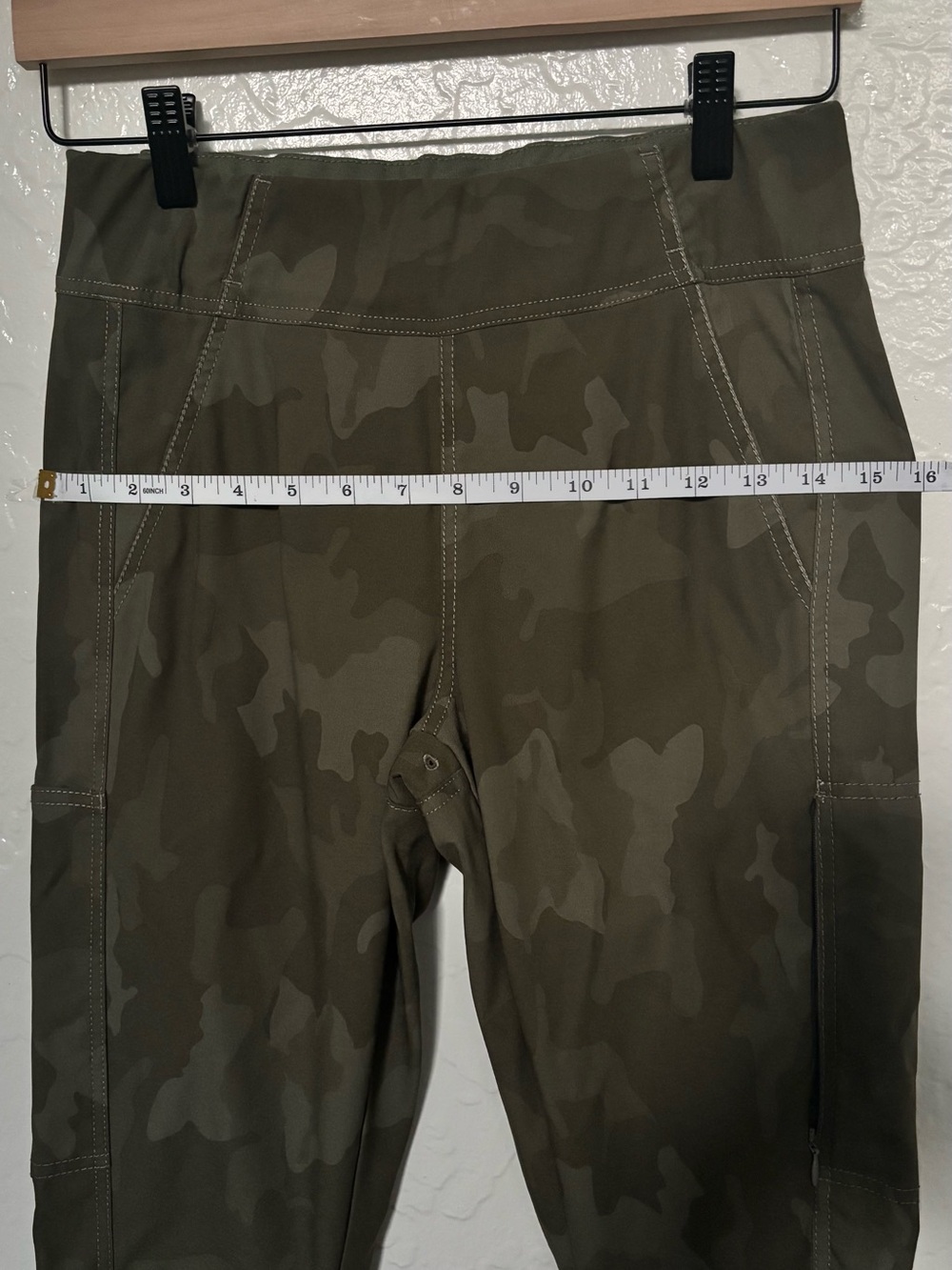 Prana Skinny Fit Green Camo Cargo Pants Size S - Picture 9 of 10